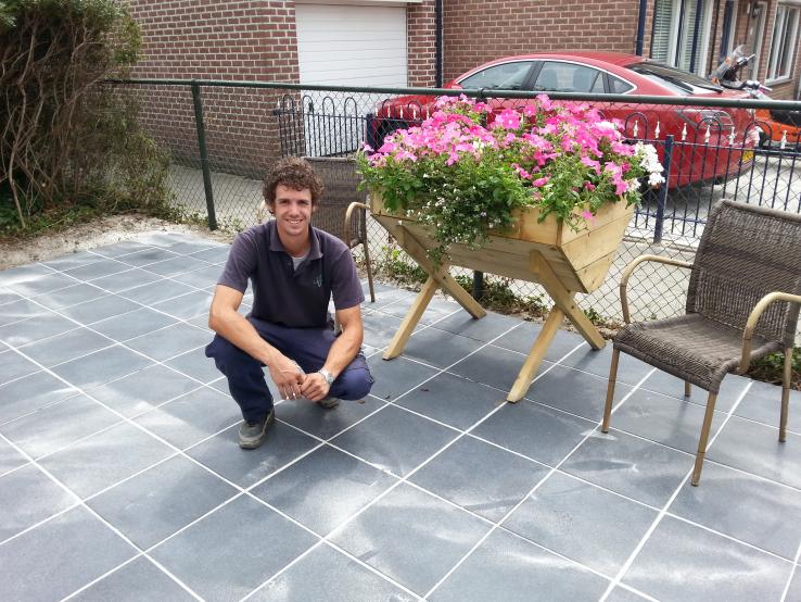 .Hoveniersbedrijf J. van Beveren. Aanleg bestrating. Terras Terneuzen. Zeeland